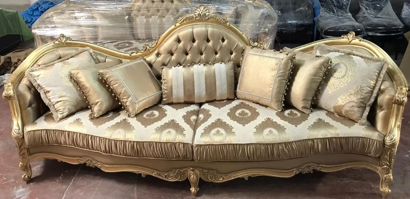 Casa Padrino Luxus Barock Sofa Gold 300 x 90 x H. 119 cm - Prunkvolles Wohnzimmer Sofa mit elegantem Muster - Barock Möbel