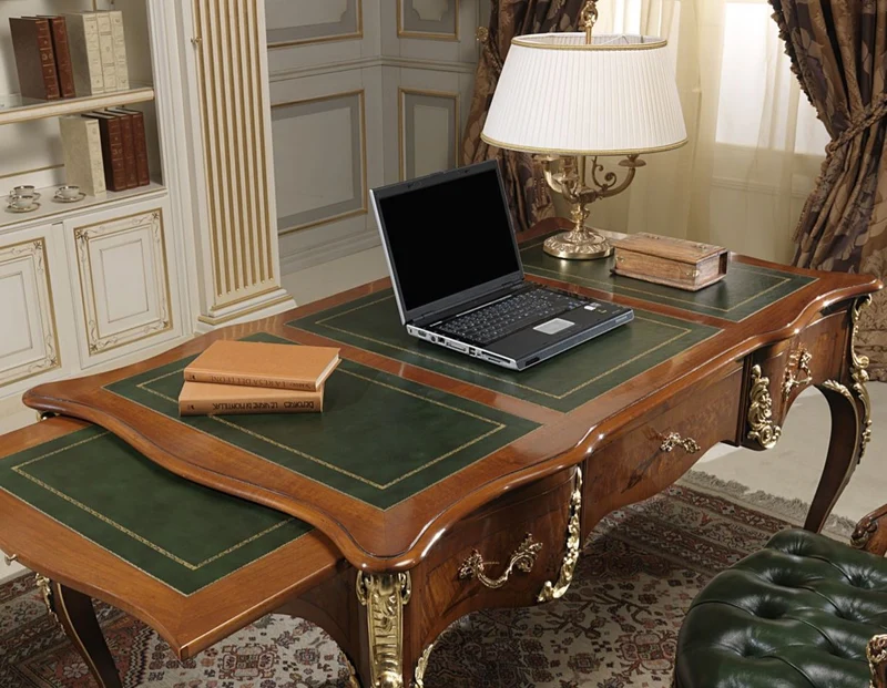 Casa Padrino Luxus Barock Schreibtisch Grün / Braun / Gold 156 x 88 x H. 80 cm - Prunkvoller handgefertigter Massivholz Bürotisch mit Echtleder - Barock Büromöbel - Luxus Qualität