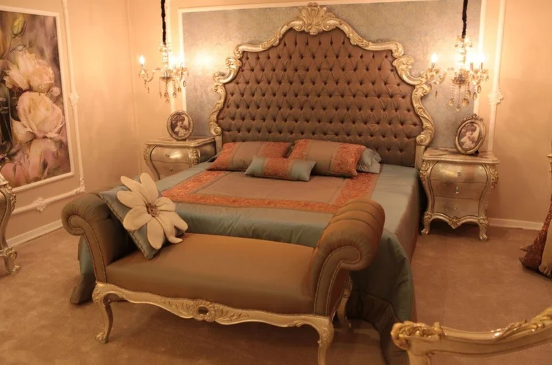 Casa Padrino Luxus Barock Doppelbett Braun / Silber / Gold 230 x 200 x H. 220 cm - Edles Massivholz Bett mit Kopfteil - Prunkvolle Schlafzimmer Möbel im Barockstil