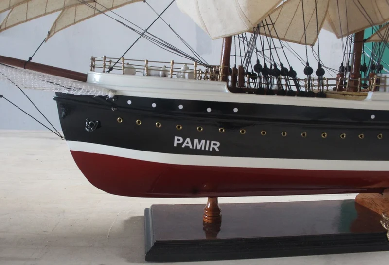 Casa Padrino Luxus Segelschiff Pamier mit Massivholz Ständer Schwarz / Weiß / Rot / Braun 97 x 30 x H. 70 cm - Handgefertigtes Deko Schiff Holzschiff - Deko Accessoires