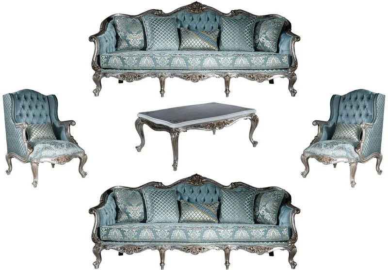 Casa Padrino Luxus Barock Wohnzimmer Set Hellblau / Silber - 2 Sofas & 2 Sessel & 1 Couchtisch - Prunkvolle Wohnzimmer Möbel im Barockstil
