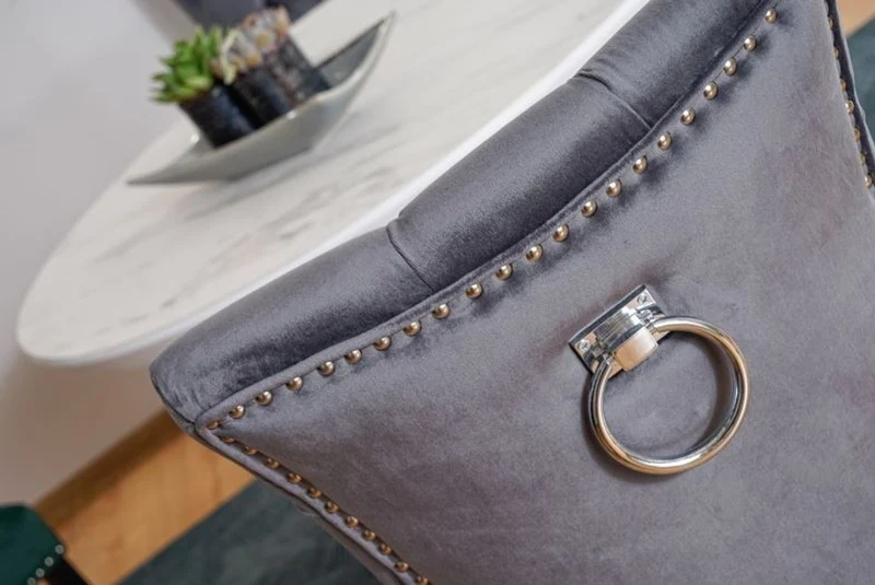 Casa Padrino Luxus Chesterfield Esszimmer Stuhl Grau / Silber / Schwarz - Küchenstuhl mit Samtstoff - Esszimmer Möbel