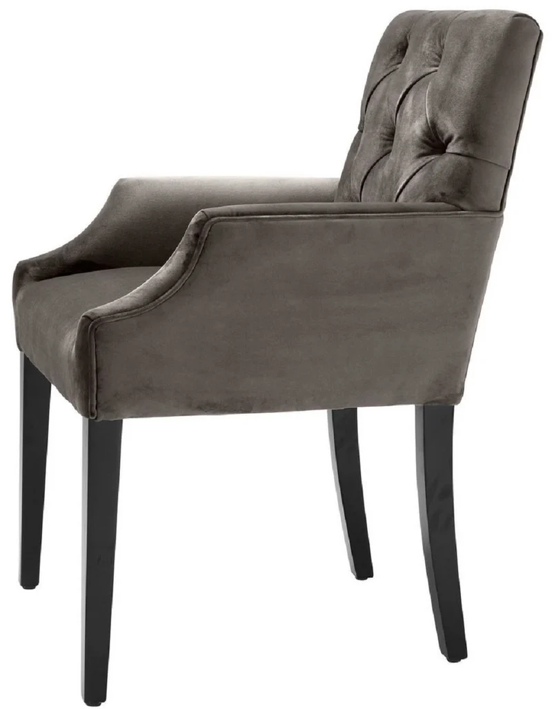 Casa Padrino Luxus Esszimmerstuhl mit Armlehnen Grau / Schwarz 63 x 65 x H. 90 cm - Chesterfield Küchenstuhl mit edlem Samtstoff - Luxus Esszimmer Möbel