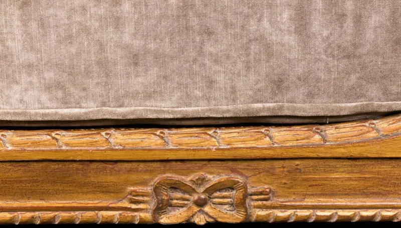 Casa Padrino Luxus Barock Sofa mit Kissen Braun / Taupe 187 x 89 x H. 103 cm - Handgefertigtes Sofa im Antik Stil - Wohnzimmer Möbel
