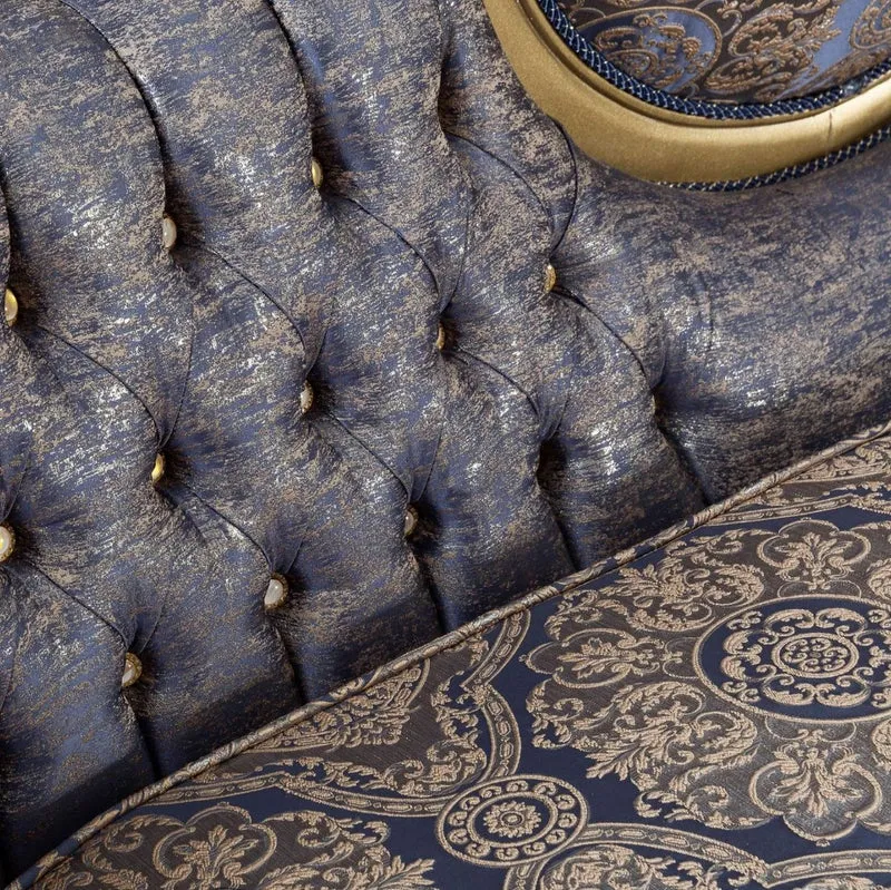 Casa Padrino Luxus Barock Wohnzimmer Set Blau / Gold / Silber - 2 Sofas & 2 Sessel & 1 Couchtisch - Wohnzimmer Möbel - Edel & Prunkvoll