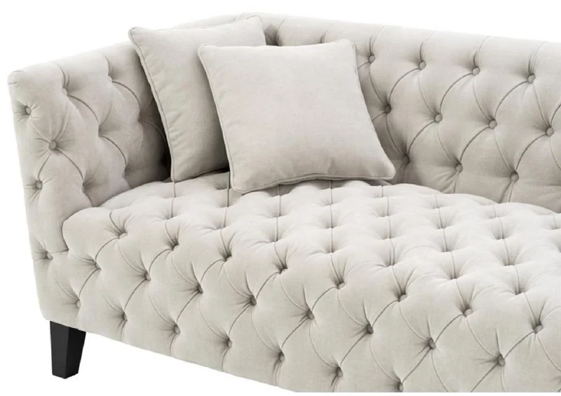 Casa Padrino Luxus Chesterfield Wohnzimmer Sofa mit 4 Kissen Sandfarben / Schwarz 217 x 92 x H. 78 cm - Luxus Möbel