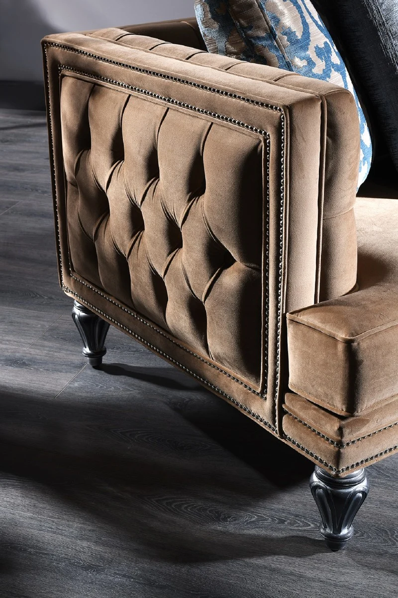 Casa Padrino Luxus Barock Chesterfield Sofa Beige / Silber 250 x 92 x H. 85 cm - Barockmöbel