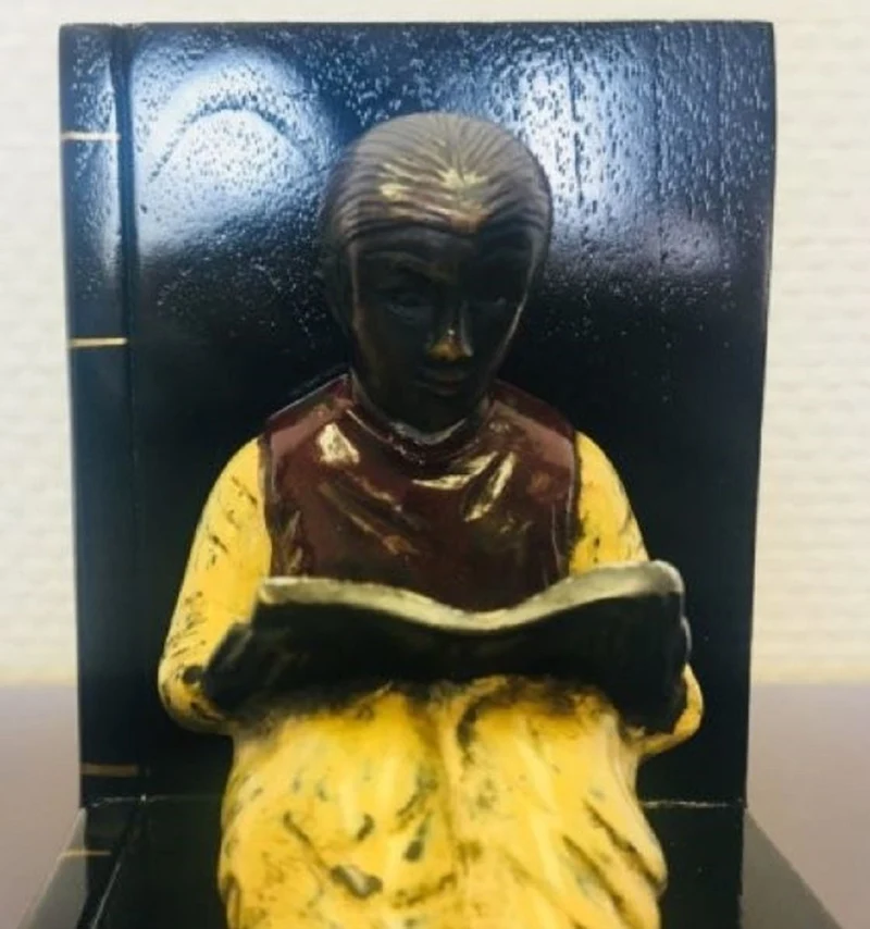 Casa Padrino Luxus Buchstützen Set Chinesische Männer Mehrfarbig 23 x 14 x H. 11 cm - Bronzefiguren auf dekorativen Holzbüchern
