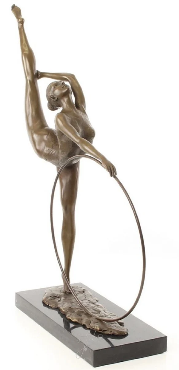 Casa Padrino Luxus Bronzefigur Hula Hoop Tänzerin Bronze / Schwarz 46,2 x 14,2 x H. 57 cm - Deko Bronze Skulptur mit Marmorsockel
