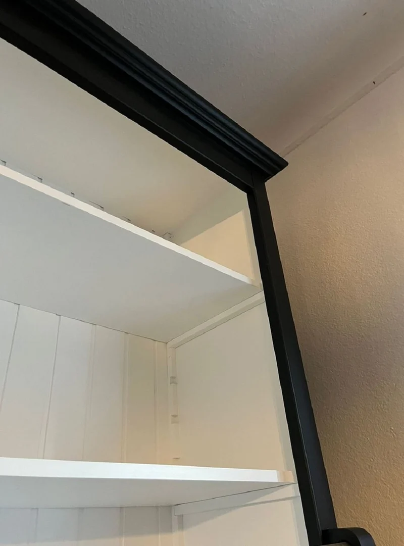 Casa Padrino Landhausstil Bücherschrank mit Leiter Schwarz / Weiß H. 260 cm - Landhausstil Möbel