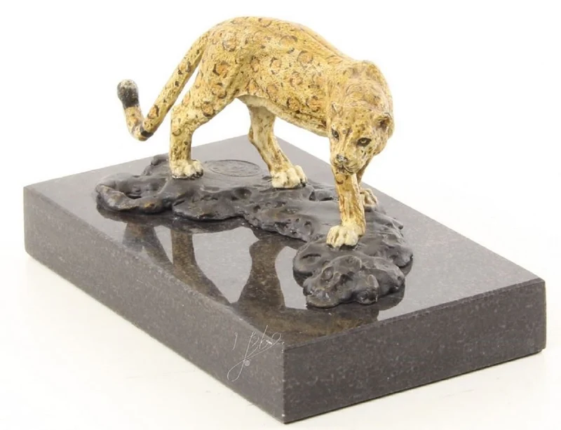 Casa Padrino Luxus Bronzefigur Jaguar Mehrfarbig / Schwarz 12,7 x 7,7 x H. 7,4 cm - Wohnzimmer Deko