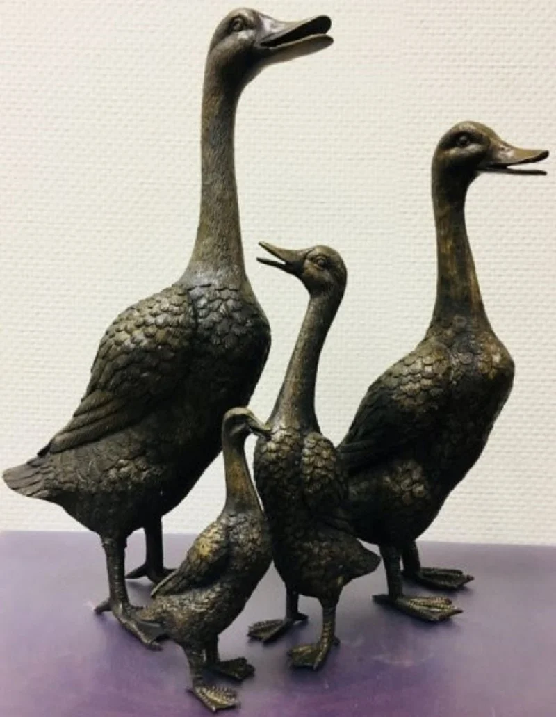Casa Padrino Luxus Bronzefiguren Set Entenfamilie Bronze / Gold 15 x 15 x H. 53 cm - Luxus Dekofiguren