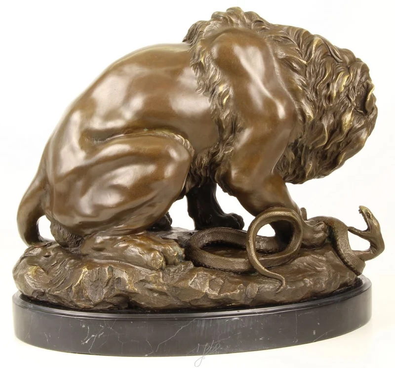 Casa Padrino Luxus Bronze Skulptur Löwe mit Schlange auf Marmorsockel Bronze / Gold / Schwarz 41 x H. 35 cm - Luxus Bronzefigur