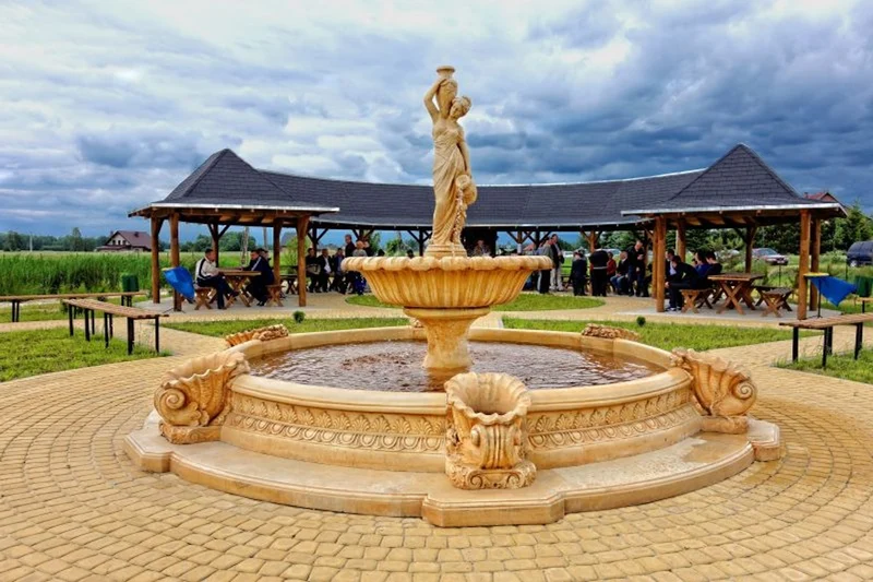 Casa Padrino Barock Springbrunnen / Gartenbrunnen Ø 445 x H. 251 cm - Prunkvoller Brunnen mit Meermuschel Wasserspeier