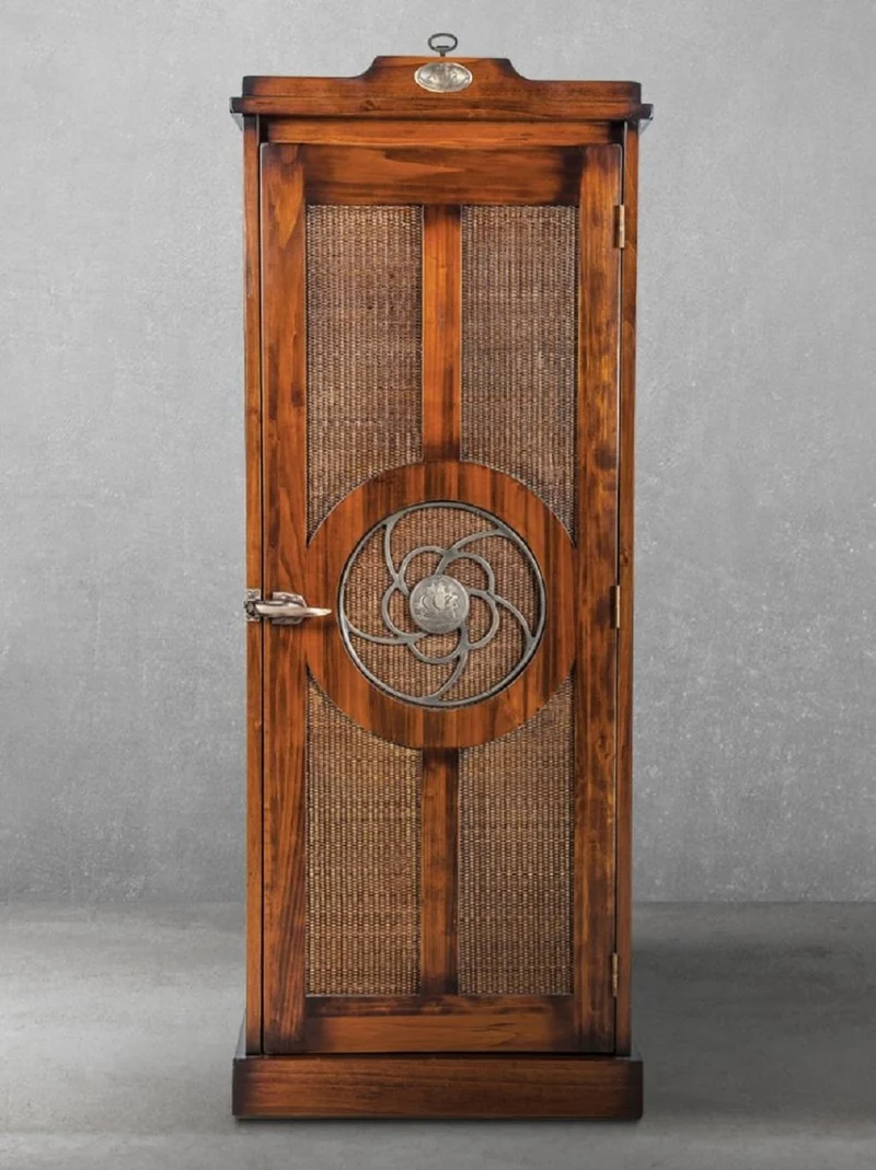 Casa Padrino Luxus Vintage Stil Barschrank Braun 69,5 x 52 x H. 178,5 cm - Massivholz Weinschrank - Vintage Stil Bar Möbel - Luxus Bar Möbel - Massivholz Bar Möbel