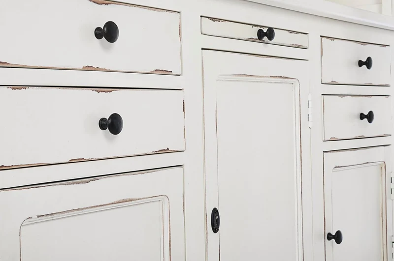 Casa Padrino Landhausstil Schrank mit Leiter Antik Weiß 143,5 x 40,6 x H. 233,7 cm - Bücherschrank - Regalschrank - Wohnzimmerschrank - Büroschrank - Landhausstil Möbel