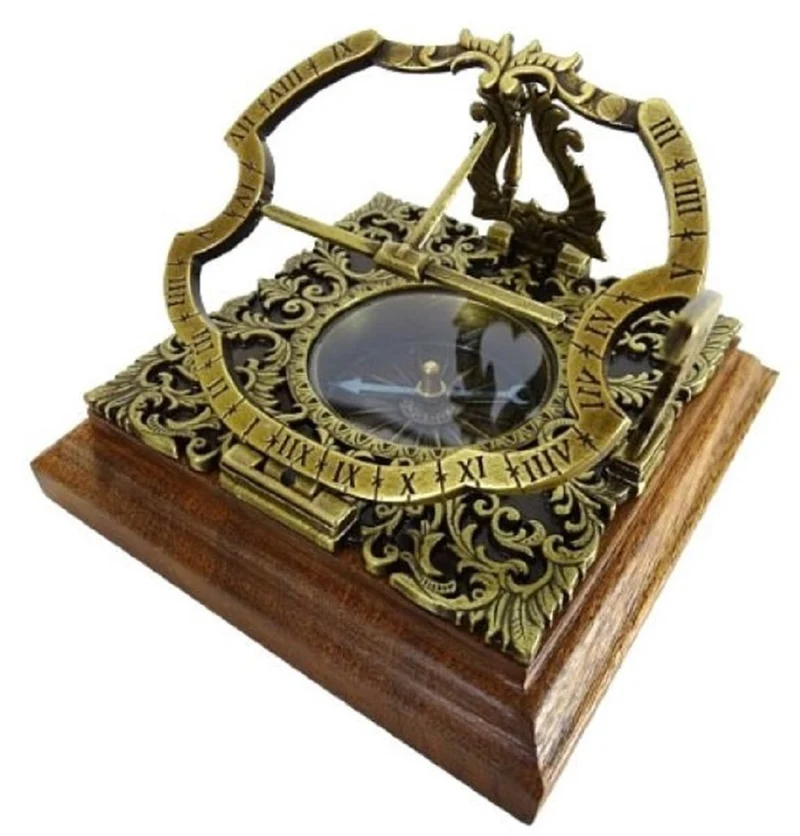 Casa Padrino Luxus Antik Stil Sonnenuhr Gold / Braun 10 x 10 x H. 10 cm - Messing Tischsonnenuhr mit Holzsockel - Luxus Deko Accessoires - Antik Stil Deko Accessoires