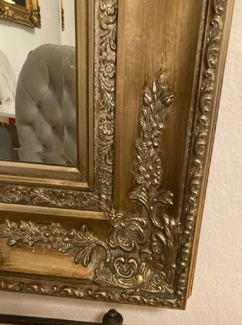 Casa Padrino Barock Spiegel Gold - Rechteckiger Wandspiegel mit Verzierungen - Barockstil Wandspiegel - Barock Garderoben Spiegel - Barock Möbel - Möbel Barockstil - Edel & Prunkvoll