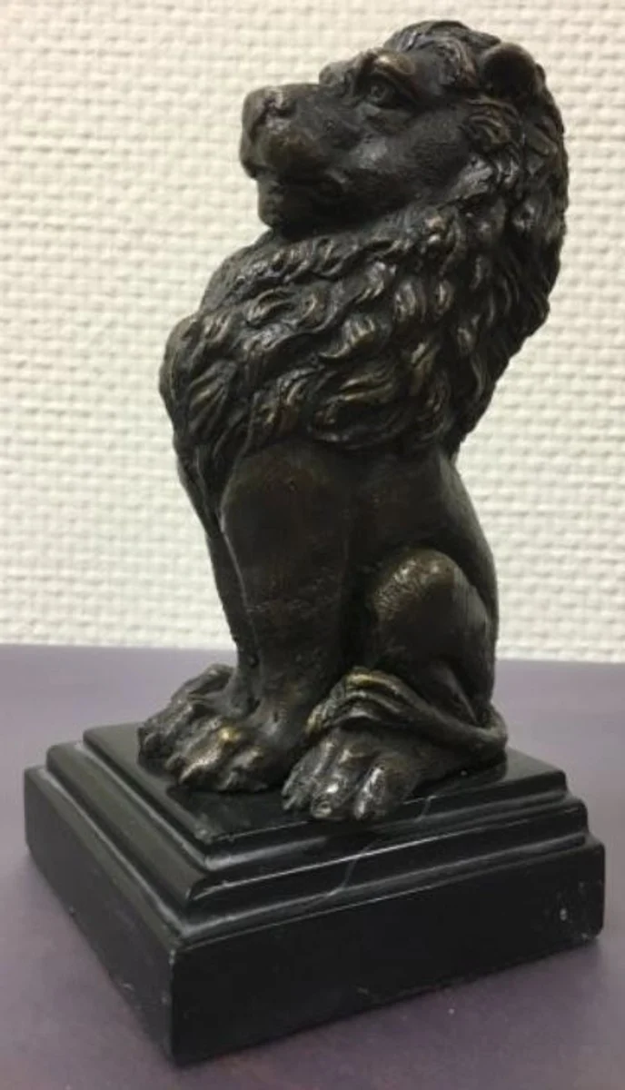 Casa Padrino Luxus Buchstützen 2er Set Bronze Löwen 9 x 9 x H. 19 cm - Deko Bronzefiguren mit Marmorsockel
