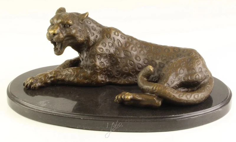 Casa Padrino Luxus Bronzefigur / Skulptur Leopard auf Marmorsockel 28,4 x 16,5 x H. 11,4 cm - Wohnzimmer Dekoration bronze