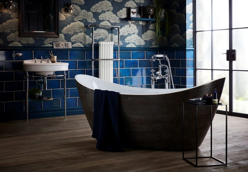 Casa Padrino Luxus Freistehende Badewanne in Krokodilhaut Optik Weiß 173 x 73 x H. 75 cm