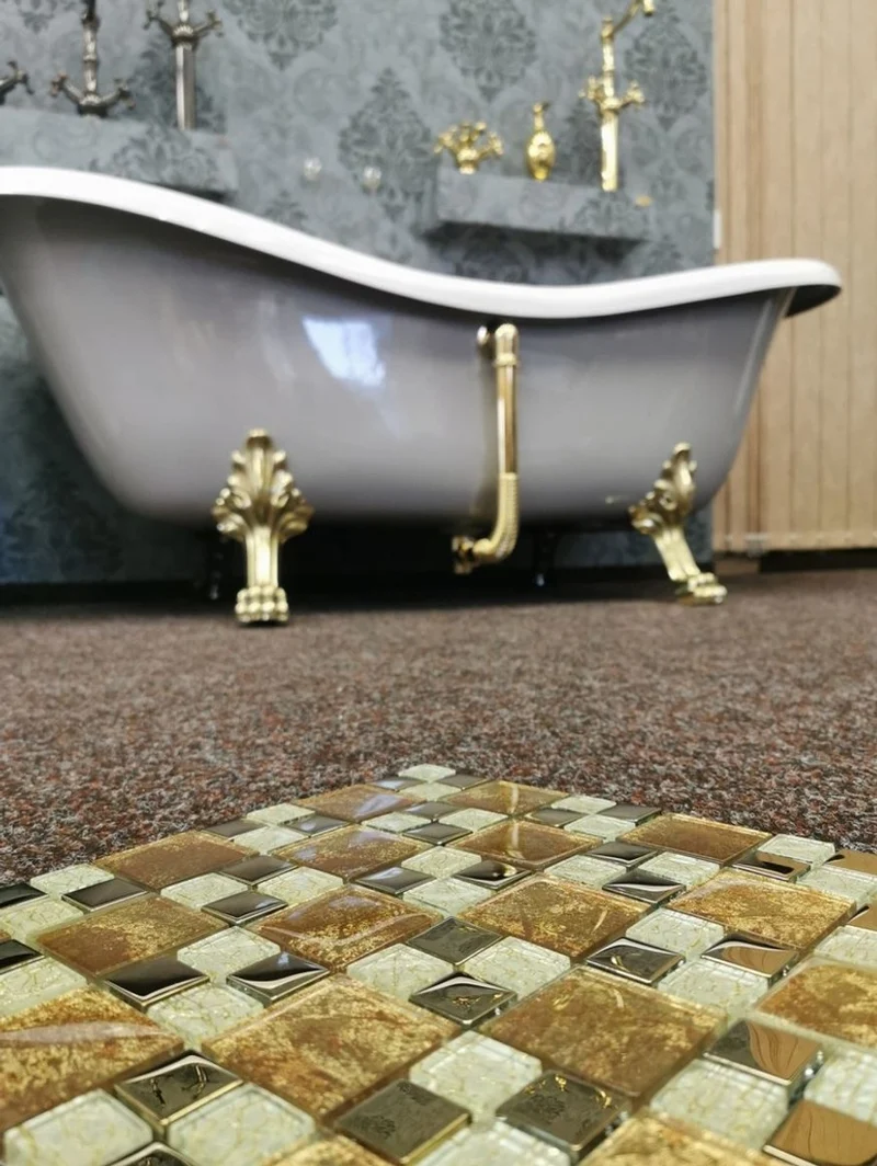 Casa Padrino Luxus Jugendstil Badewanne Weiß / Platingrau / Gold 188 x 83 x H. 69 cm - Freistehende Retro Badewanne mit Löwenfüßen - Retro Badezimmer Möbel