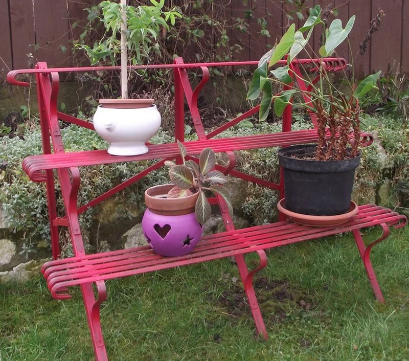 Casa Padrino Blumenständer aus Schmiedeeisen mit 3 Etagen - verschiedene Farben - 120 cm x 45 cm x H70 cm - Luxus Gartenmöbel