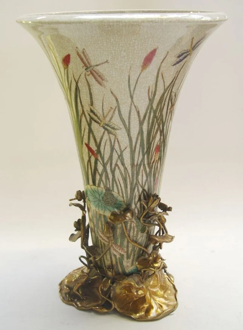 Casa Padrino Jugendstil Porzellan Messing Vase in Weiß Grün Bronze - Höhe 46 cm - Limited Edition
