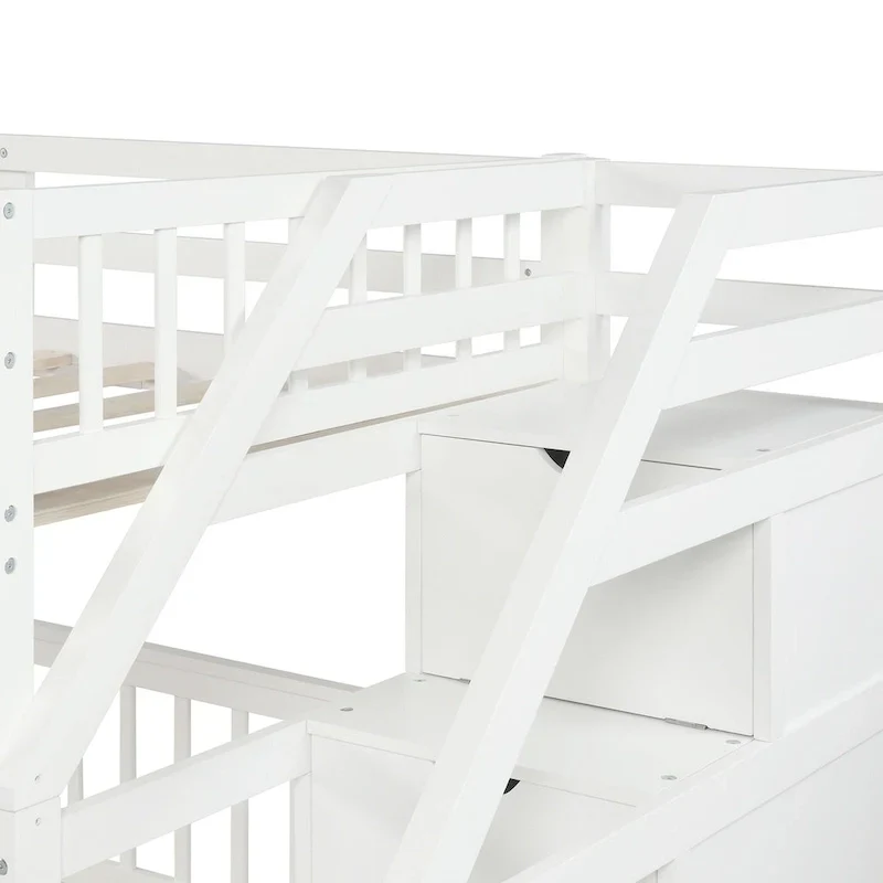 Lit mezzanine double sur lit double en bois avec escalier, balustrades hautes et échelle