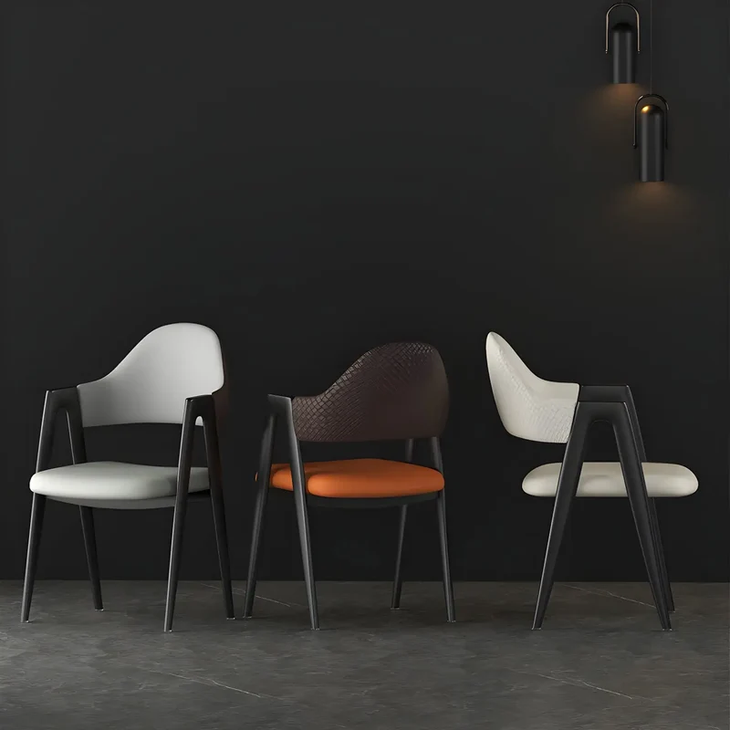 Chaise de salle à manger moderne en cuir à dossier ouvert et incurvé avec accoudoirs