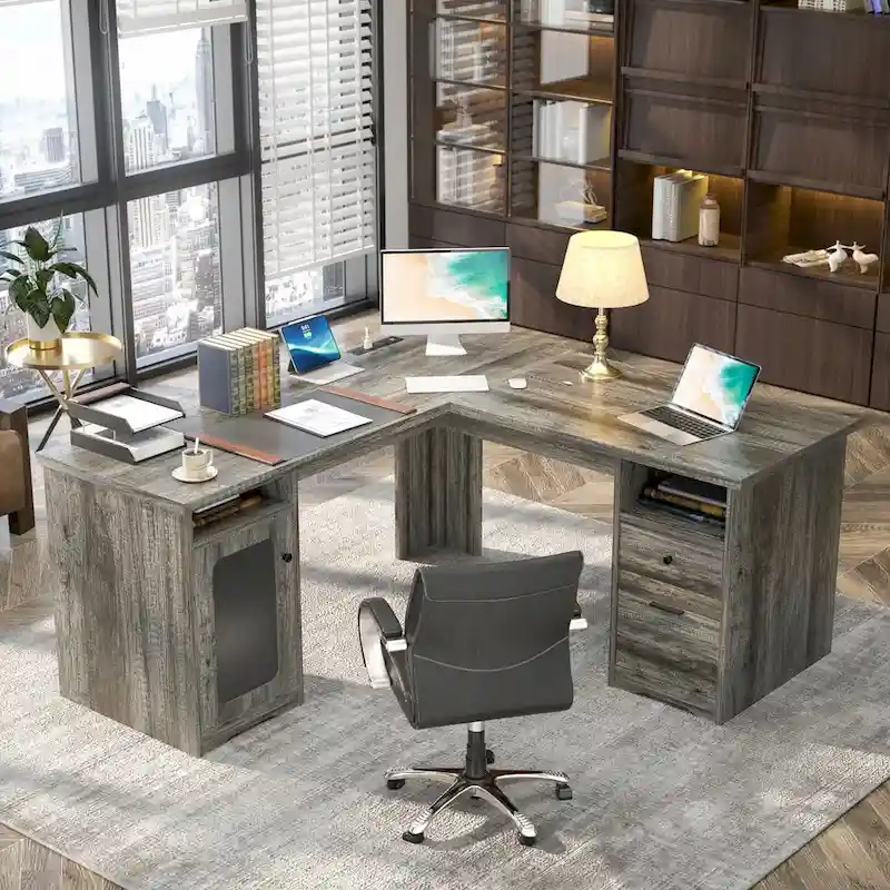 Bureau d'angle moderne de style ferme avec classeur et tiroirs, bureau de direction avec station de charge