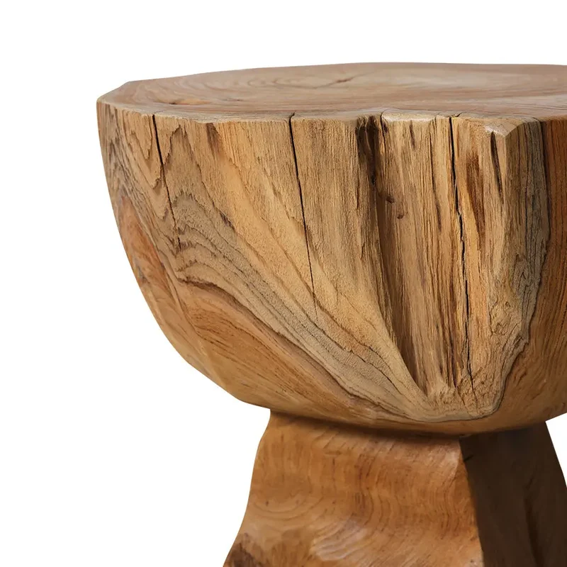 tabouret en bois arqué