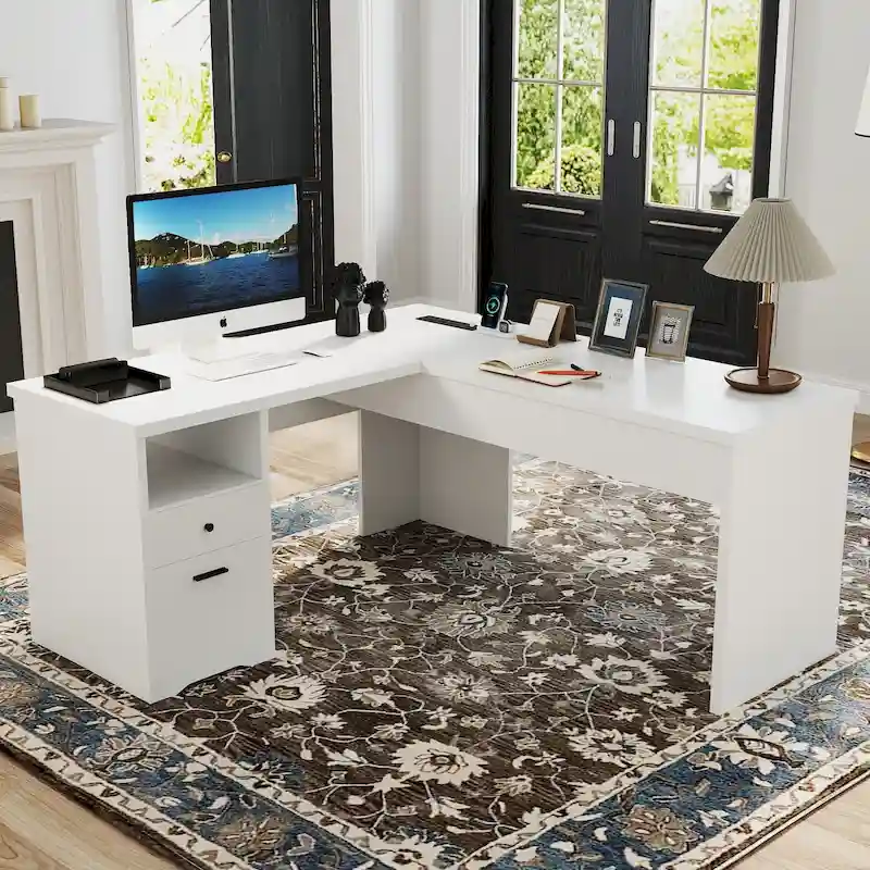 Bureau d'angle en L moderne style ferme avec plateau relevable, tiroirs pour dossiers et station de charge pour le bureau à domicile