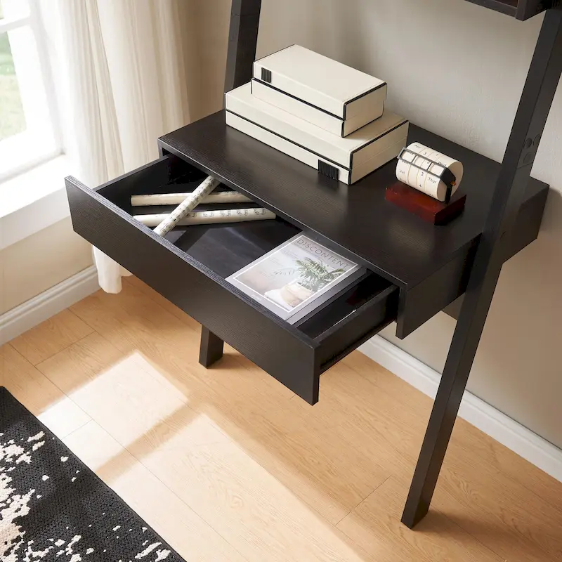 Bureau moderne avec bibliothèque et rangement fonctionnel