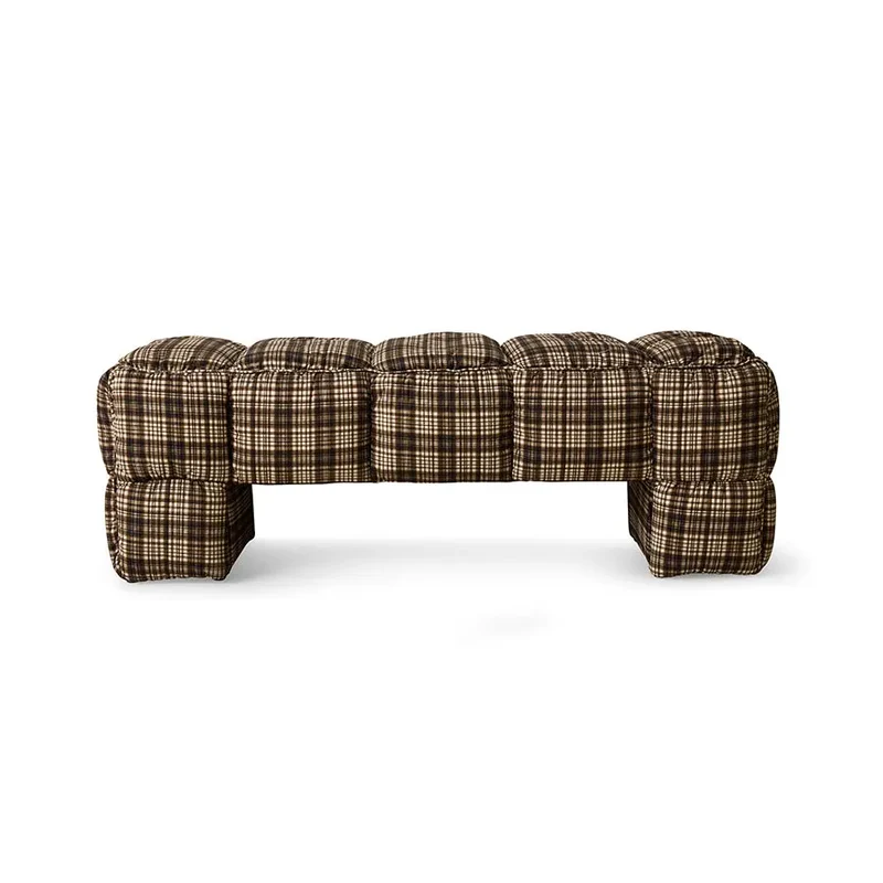 Banc Puffy Lobby