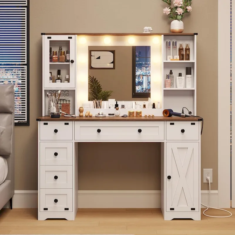 Coiffeuse avec grand miroir et ampoules lumineuses
