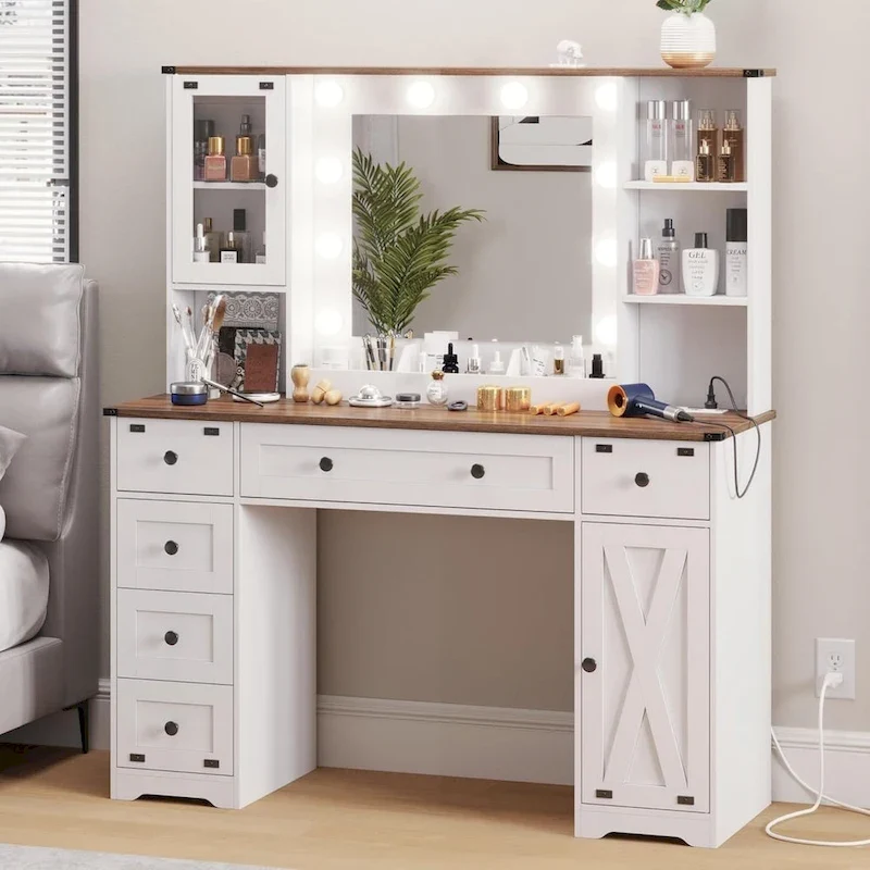 Coiffeuse avec grand miroir et ampoules lumineuses