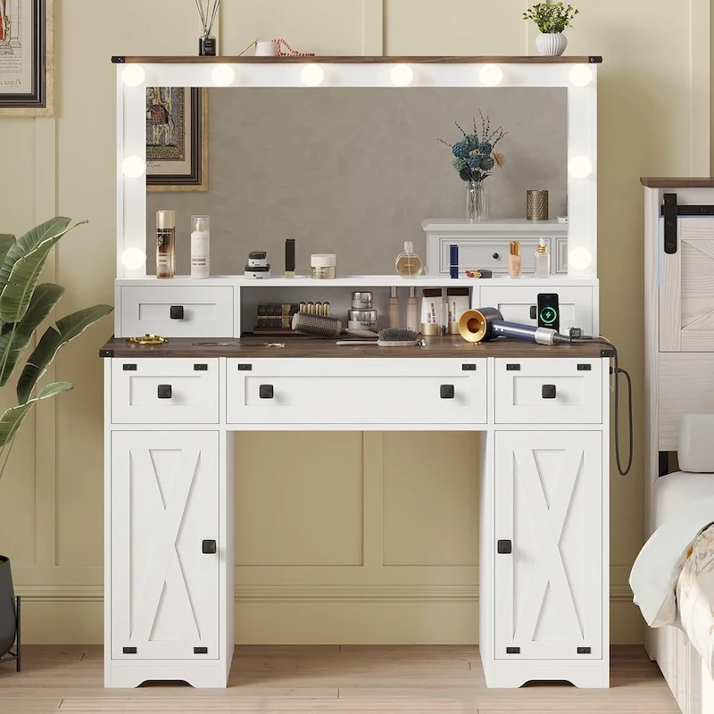 Coiffeuse avec grand miroir et ampoules lumineuses