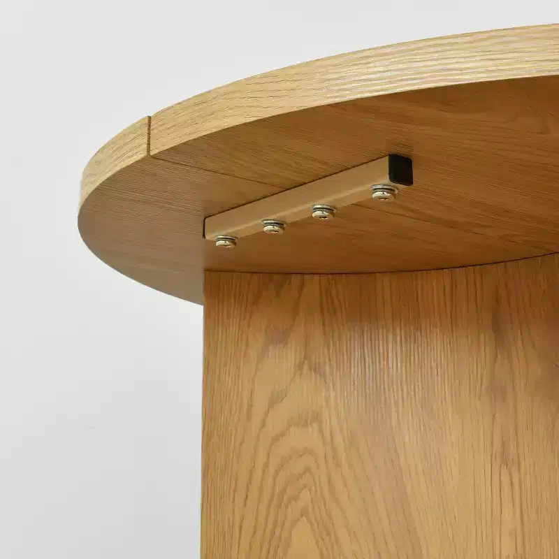 Table à manger ovale moderne avec pieds en forme de C, Grande table de cuisine élégante avec finition grain de bois pour la maison, la salle de petit-déjeuner ou la salle à manger